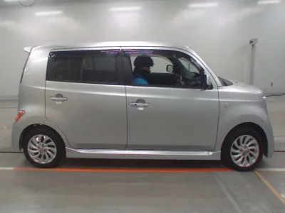 Toyota BB  с аукциона в Японии