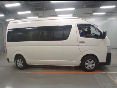 Toyota HIACE  с аукциона в Японии