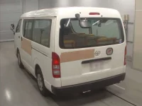 Toyota HIACE лот № 33004 оценка 4  с аукциона в Японии 5