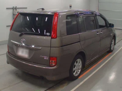 Toyota ISIS