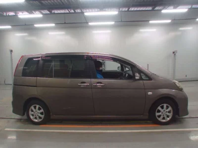 Toyota ISIS