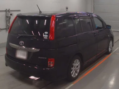 Toyota ISIS