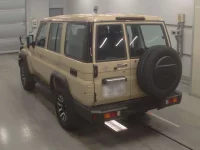 Toyota LAND CRUISER лот № 33107 оценка 4.5  с аукциона в Японии 5