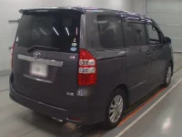 Toyota NOAH лот № 30083 оценка 3.5  с аукциона в Японии 1