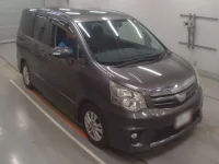 Toyota NOAH лот № 30083 оценка 3.5  с аукциона в Японии 4