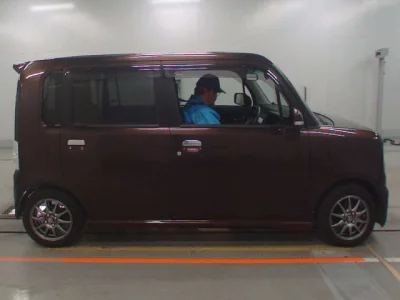 Toyota Pixis Space