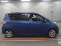 Toyota RACTIS лот № 10129 оценка 3.5  с аукциона в Японии 2