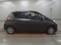 Toyota VITZ лот № 30060 оценка 3.5  с аукциона в Японии 2
