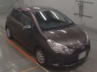 Toyota VITZ лот № 30060 оценка 3.5  с аукциона в Японии 4