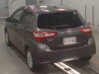 Toyota VITZ лот № 30060 оценка 3.5  с аукциона в Японии 5