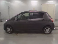 Toyota VITZ лот № 30060 оценка 3.5  с аукциона в Японии 3