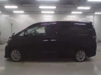 Toyota VELLFIRE лот № 30079 оценка 4  с аукциона в Японии 3