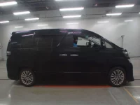 Toyota VELLFIRE лот № 30079 оценка 4  с аукциона в Японии 2