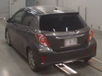 Toyota VITZ лот № 30104 оценка 3.5  с аукциона в Японии 5