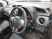 Toyota VITZ лот № 30104 оценка 3.5  с аукциона в Японии 6