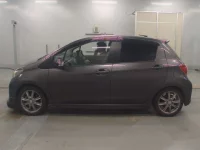 Toyota VITZ лот № 30104 оценка 3.5  с аукциона в Японии 3