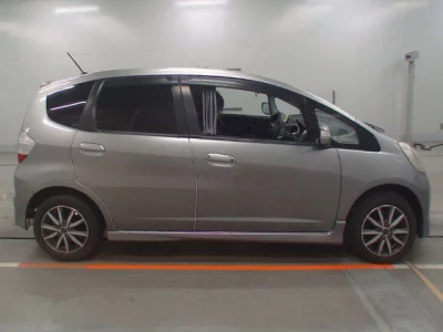 Honda FIT  с аукциона в Японии