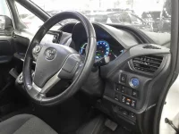 Toyota VOXY лот № 30032 оценка R  с аукциона в Японии 6
