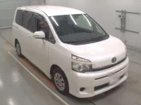 Toyota VOXY лот № 30035 оценка 4  с аукциона в Японии 4
