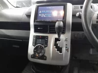 Toyota VOXY лот № 30035 оценка 4  с аукциона в Японии 8