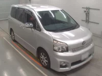 Toyota VOXY лот № 30066 оценка R  с аукциона в Японии 4