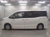 Toyota VOXY лот № 30087 оценка R  с аукциона в Японии 3