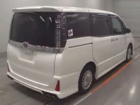 Toyota VOXY лот № 30087 оценка R  с аукциона в Японии 1