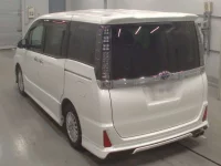 Toyota VOXY лот № 30087 оценка R  с аукциона в Японии 5