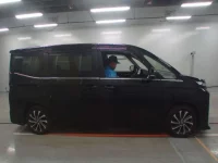 Toyota VOXY лот № 30292 оценка R  с аукциона в Японии 2