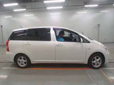 Toyota WISH  с аукциона в Японии
