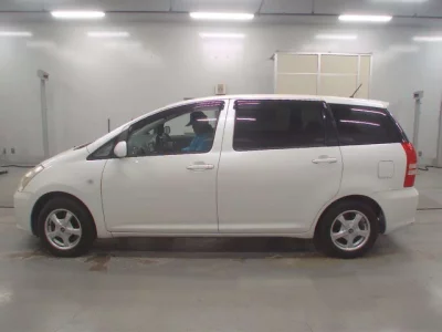 Toyota WISH  с аукциона в Японии