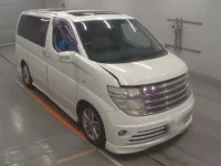 Nissan ELGRAND лот № 10083 оценка 3.5  с аукциона в Японии 4