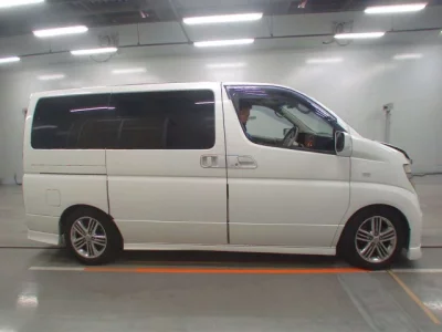 Nissan ELGRAND  с аукциона в Японии