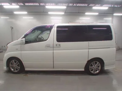 Nissan ELGRAND  с аукциона в Японии