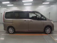 Nissan SERENA лот № 10010 оценка R  с аукциона в Японии 2