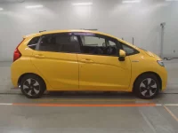 Honda FIT лот № 30046 оценка 3.5  с аукциона в Японии 2
