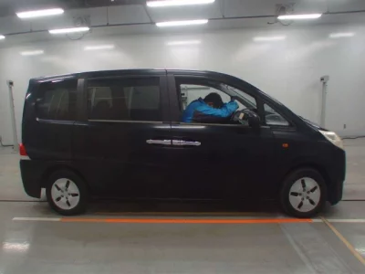 Honda STEP WAGON  с аукциона в Японии