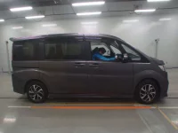 Honda STEP WAGON лот № 30005 оценка 5  с аукциона в Японии 2