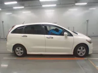 Honda STREAM лот № 30250 оценка 3.5  с аукциона в Японии 2
