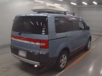 Mitsubishi DELICA D5