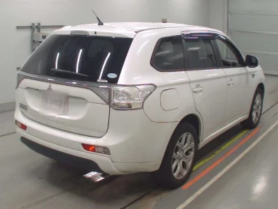 Mitsubishi OUTLANDER PHEV