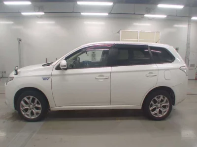 Mitsubishi OUTLANDER PHEV