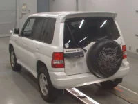 Mitsubishi PAJERO IO лот № 33078 оценка 3  с аукциона в Японии 5