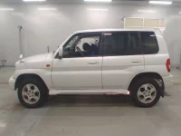 Mitsubishi PAJERO IO лот № 33078 оценка 3  с аукциона в Японии 3