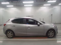 Mazda AXELA лот № 30122 оценка 3  с аукциона в Японии 2