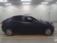 Mazda AXELA лот № 30241 оценка 3  с аукциона в Японии 2