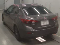 Mazda AXELA лот № 30301 оценка 4.5  с аукциона в Японии 5