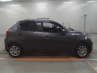 Mazda DEMIO лот № 10157 оценка 3.5  с аукциона в Японии 2