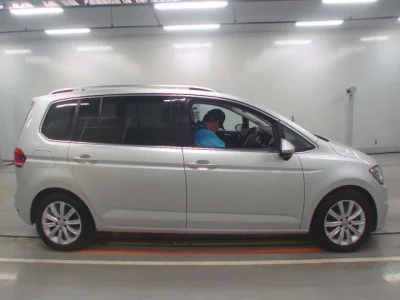 Volkswagen GOLF TOURAN