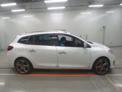 Renault MEGANE  с аукциона в Японии